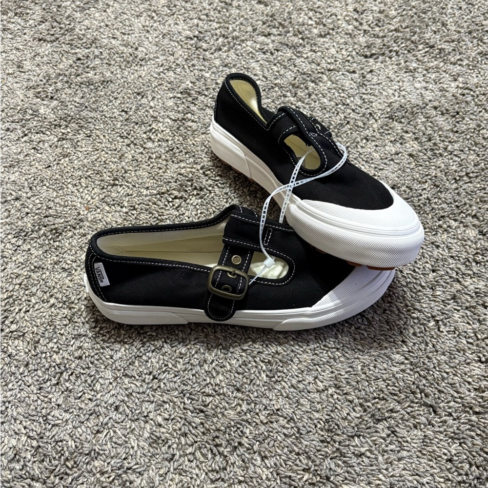 Vans Women’s 5 classic Mary Jane style grounded chunky lug rubber sole Black NWT - Picture 5 of 7